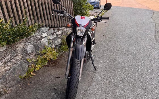 Motorrad Occasion Rieju MRT 50 SM - Bild 6