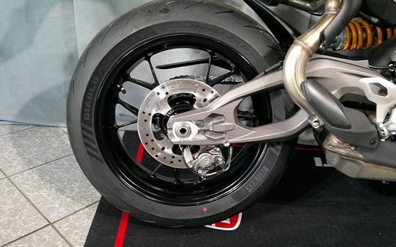 Gebrauchtmotorrad Ducati Streetfighter V2 S - Bild 7