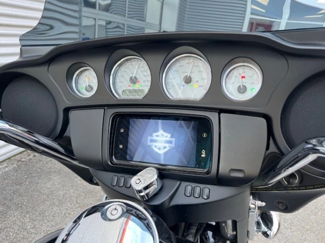 Harley-Davidson Street Glide FLHX (schwarz) - Bild 12