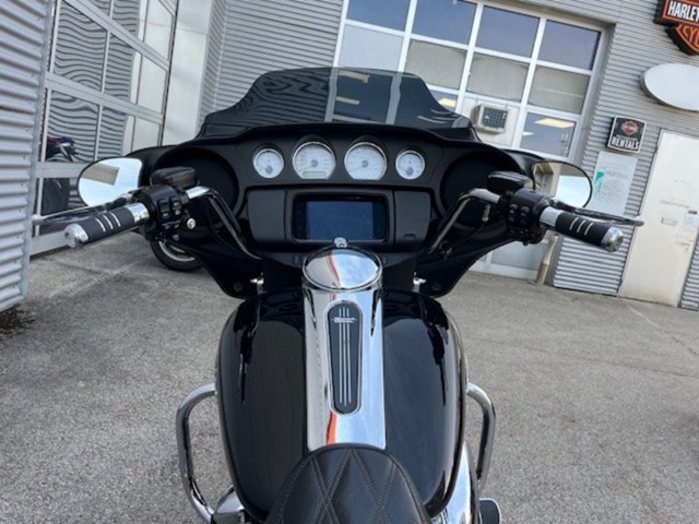 Harley-Davidson Street Glide FLHX (schwarz) - Bild 12