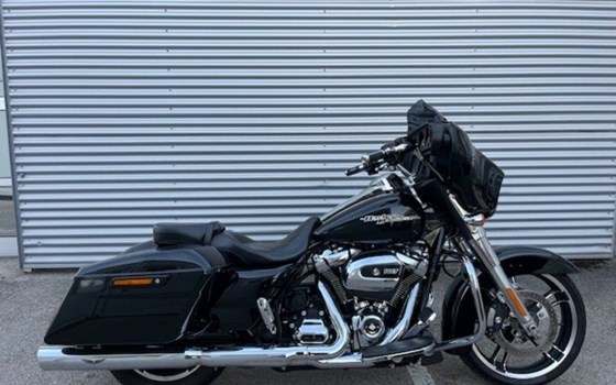 Gebrauchtmotorrad Harley-Davidson Street Glide FLHX - Bild 2