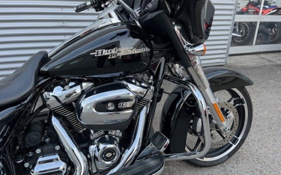 Gebrauchtmotorrad Harley-Davidson Street Glide FLHX - Bild 3
