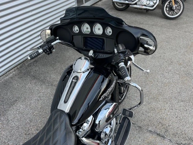 Harley-Davidson Street Glide FLHX (schwarz) - Bild 5