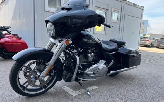 Gebrauchtmotorrad Harley-Davidson Street Glide FLHX - Bild 9