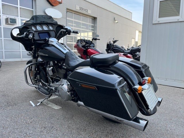 Harley-Davidson Street Glide FLHX (schwarz) - Bild 9