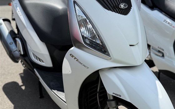 Gebrauchtmotorrad Kymco People GT 300i - Bild 8