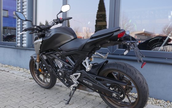 Gebrauchtmotorrad Honda CB125R - Bild 6