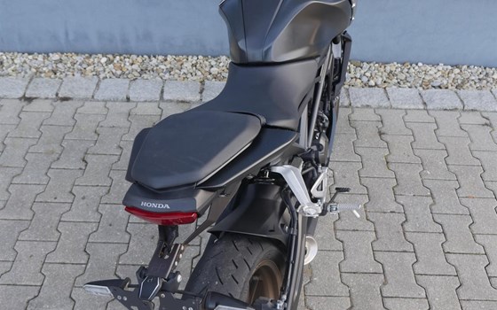Gebrauchtmotorrad Honda CB125R - Bild 8