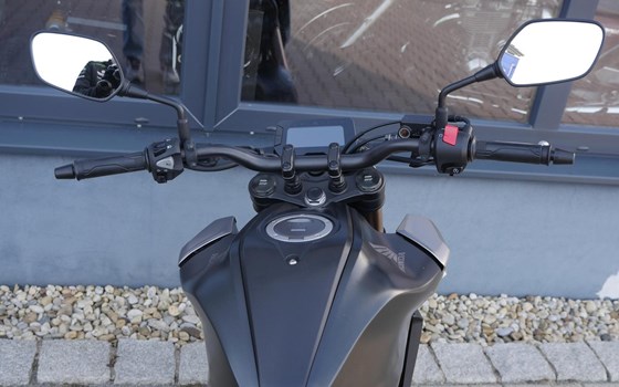 Gebrauchtmotorrad Honda CB125R - Bild 9