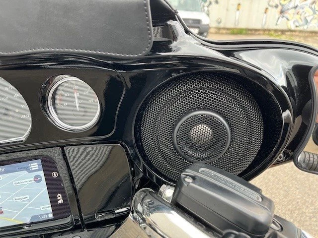 Harley-Davidson Touring Street Glide Special FLHXS (Vivid Black/Chrome Finish) - Bild 13