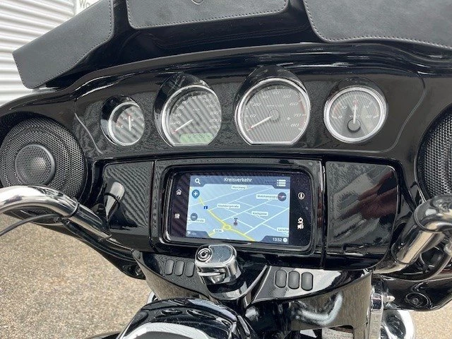 Harley-Davidson Touring Street Glide Special FLHXS (Vivid Black/Chrome Finish) - Bild 14