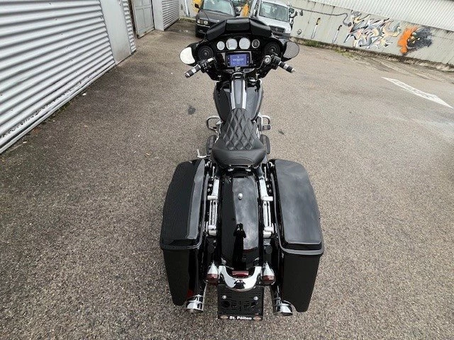 Harley-Davidson Touring Street Glide Special FLHXS (Vivid Black/Chrome Finish) - Bild 8