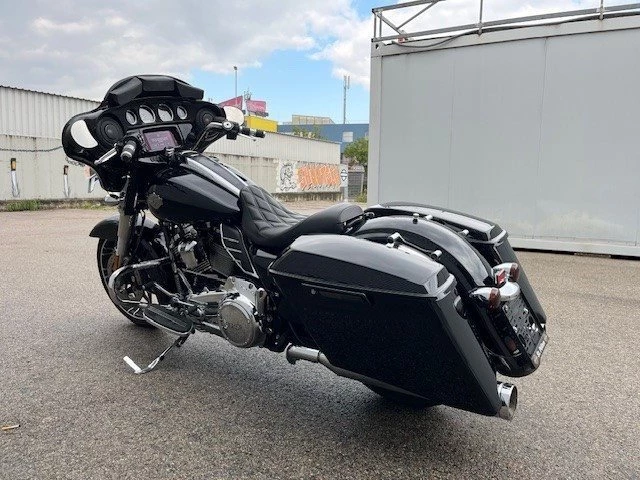 Harley-Davidson Touring Street Glide Special FLHXS (Vivid Black/Chrome Finish) - Bild 9