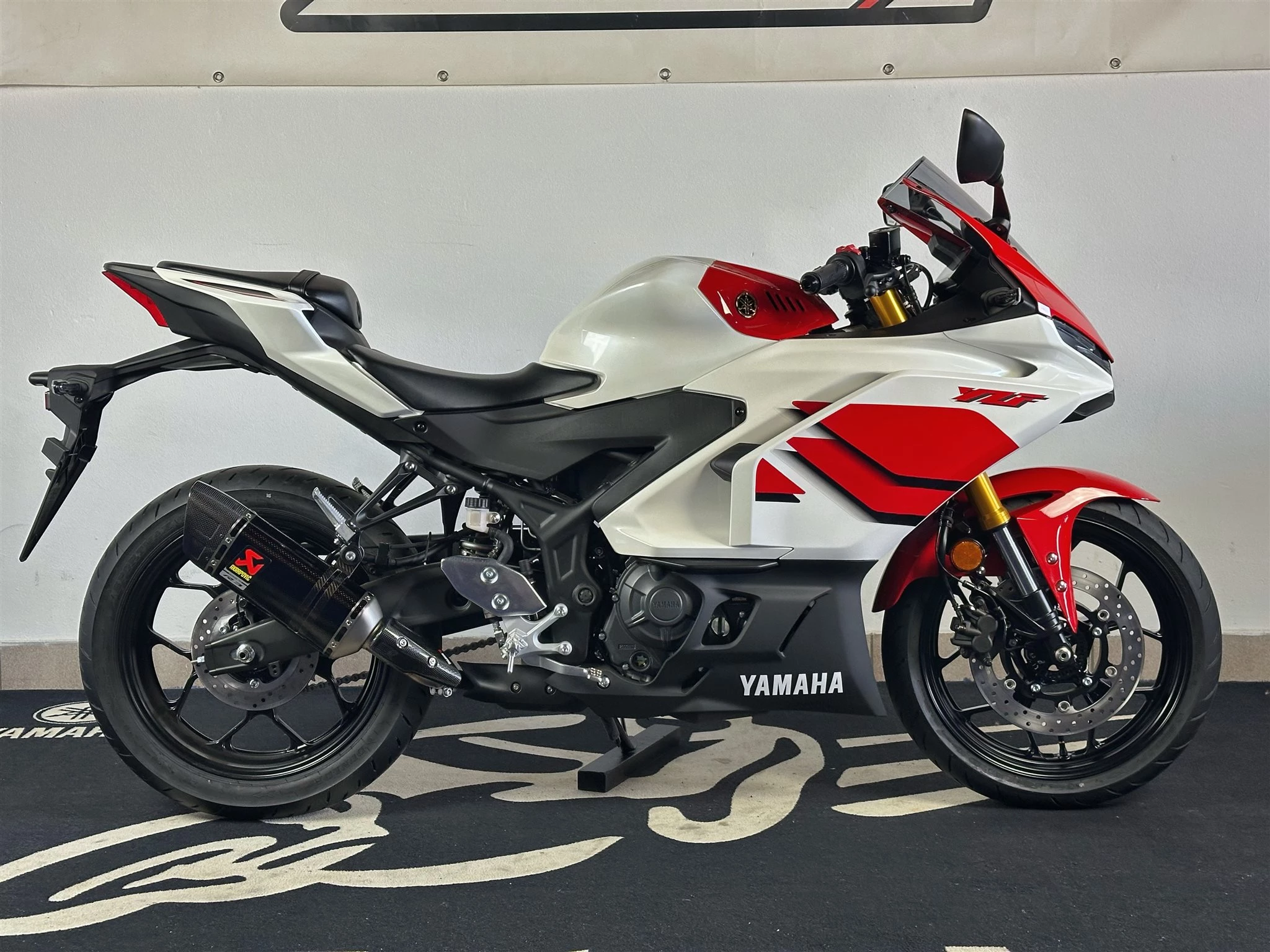 Yamaha R3