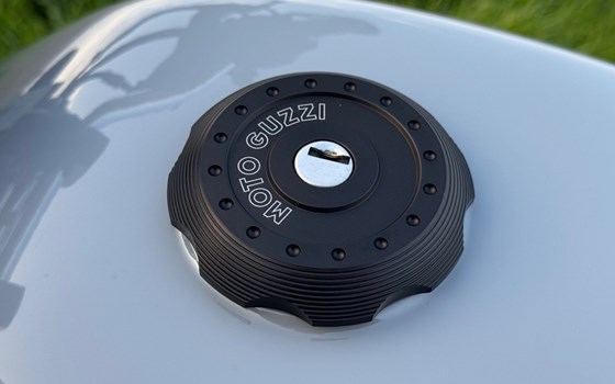 Gebrauchtmotorrad Moto Guzzi V7 III Milano - Bild 11