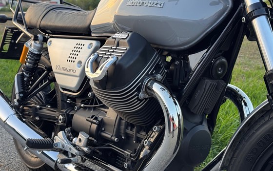 Gebrauchtmotorrad Moto Guzzi V7 III Milano - Bild 16