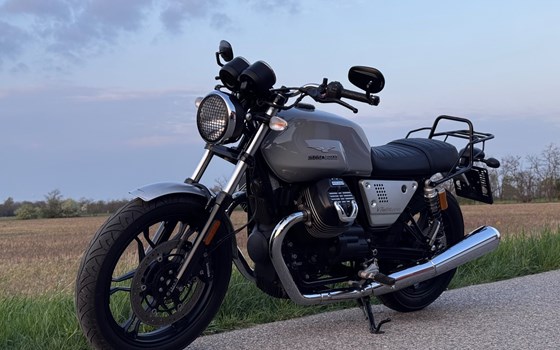 Gebrauchtmotorrad Moto Guzzi V7 III Milano - Bild 3