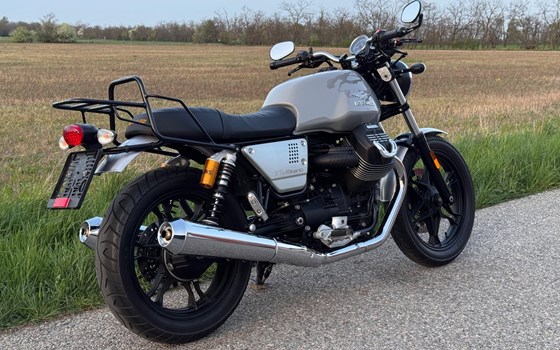 Gebrauchtmotorrad Moto Guzzi V7 III Milano - Bild 8