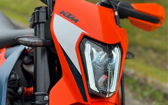Gebrauchtmotorrad KTM 690 SMC R - Bild 9