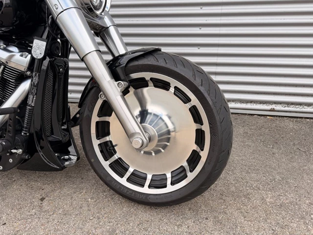 Harley-Davidson Softail Fat Boy FLFB (schwarz) - Bild 6