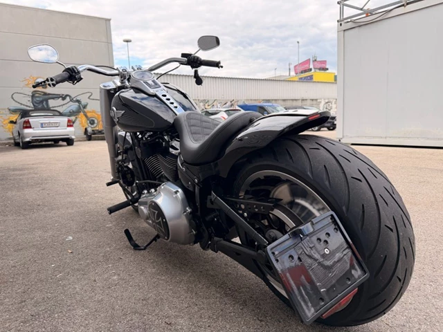 Harley-Davidson Softail Fat Boy FLFB (schwarz) - Bild 9