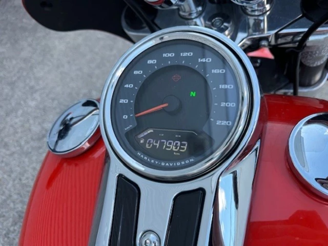 Harley-Davidson Softail Sport Glide FLSB (orange) - Bild 3