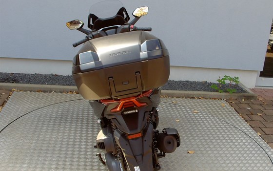 Neufahrzeug Honda Forza 350 - Bild 11