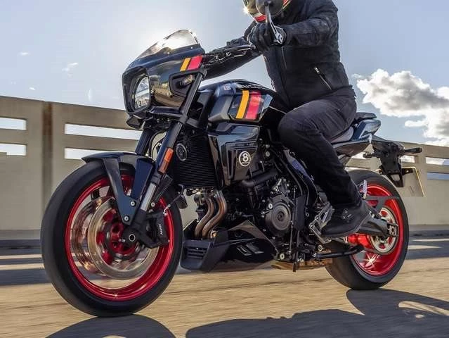 Suzuki GSX-8TT