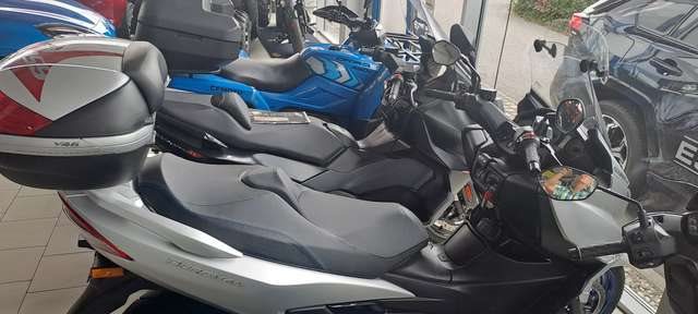 Suzuki Burgman 400