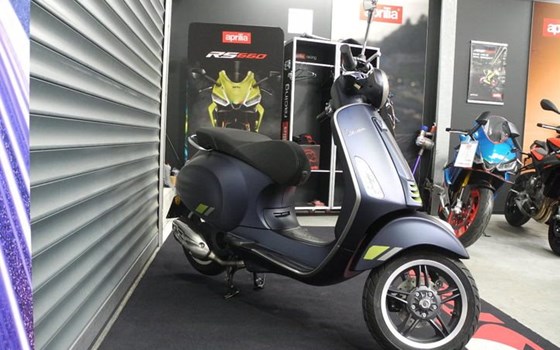 Neufahrzeug Vespa Primavera 125 75th - Bild 5