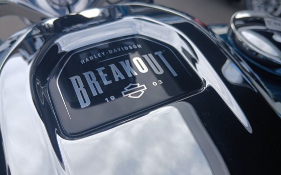 Neufahrzeug Harley-Davidson Softail Breakout FXBR - Bild 13