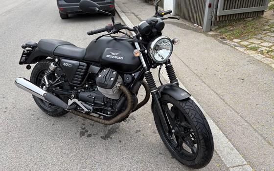 Gebrauchtmotorrad Moto Guzzi V7 II Stone - Bild 1