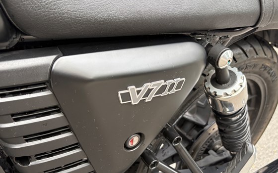 Gebrauchtmotorrad Moto Guzzi V7 II Stone - Bild 11