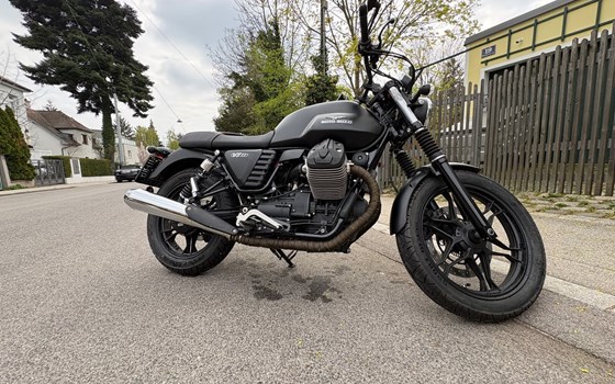 Gebrauchtmotorrad Moto Guzzi V7 II Stone - Bild 5