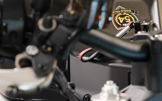 Gebrauchtmotorrad Aprilia Tuono 660 Factory - Bild 17