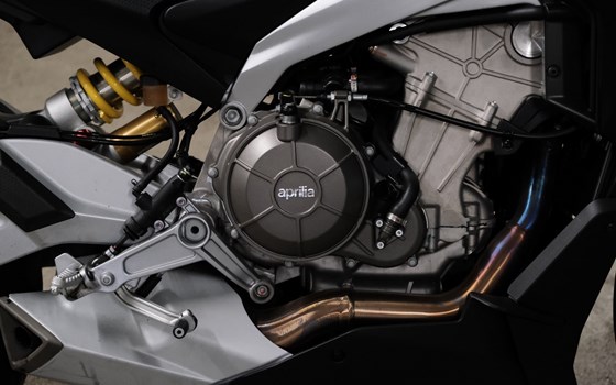 Gebrauchtmotorrad Aprilia Tuono 660 Factory - Bild 8