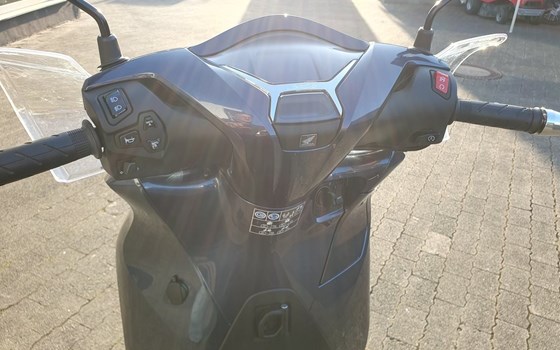 Gebrauchtmotorrad Honda SH350i - Bild 17
