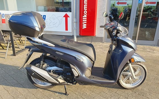 Gebrauchtmotorrad Honda SH350i - Bild 2