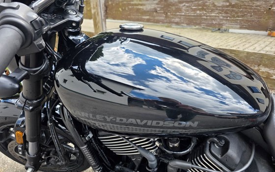 Gebrauchtmotorrad Harley-Davidson Street Rod - Bild 17