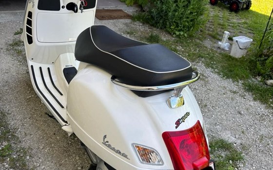 Gebrauchtmotorrad Vespa GTS 300 - Bild 2