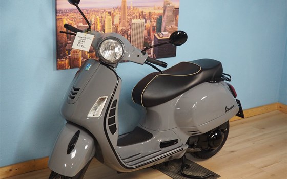 Gebrauchtmotorrad Vespa GTS 300 i.e. Super - Bild 1