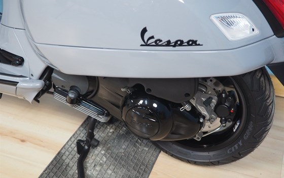 Gebrauchtmotorrad Vespa GTS 300 i.e. Super - Bild 10