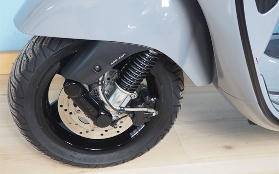 Gebrauchtmotorrad Vespa GTS 300 i.e. Super - Bild 11