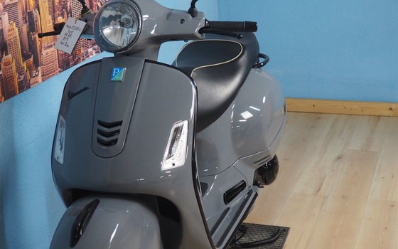 Gebrauchtmotorrad Vespa GTS 300 i.e. Super - Bild 12