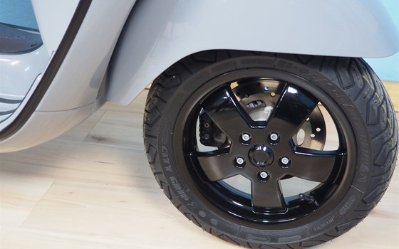 Gebrauchtmotorrad Vespa GTS 300 i.e. Super - Bild 22