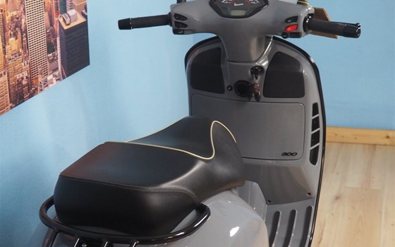 Gebrauchtmotorrad Vespa GTS 300 i.e. Super - Bild 24