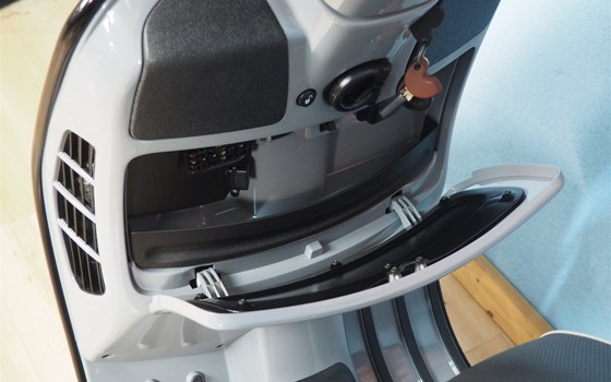 Gebrauchtmotorrad Vespa GTS 300 i.e. Super - Bild 5