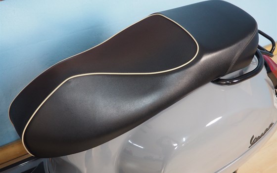 Gebrauchtmotorrad Vespa GTS 300 i.e. Super - Bild 8