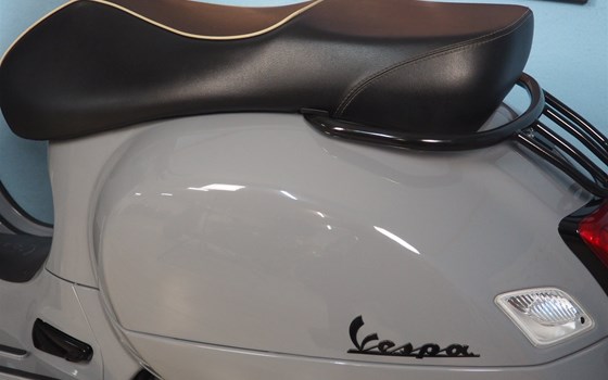 Gebrauchtmotorrad Vespa GTS 300 i.e. Super - Bild 9