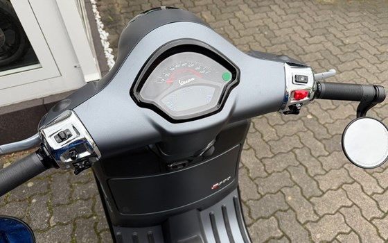 Gebrauchtmotorrad Vespa GTS 300 Super Sport - Bild 10